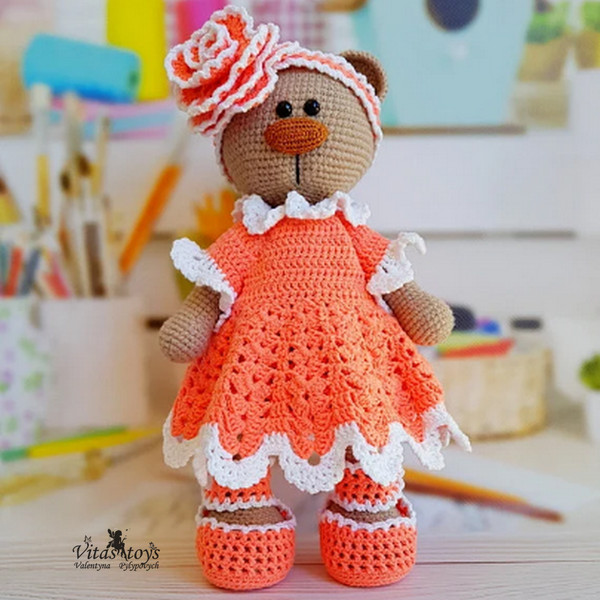 crochet clothes bear.png