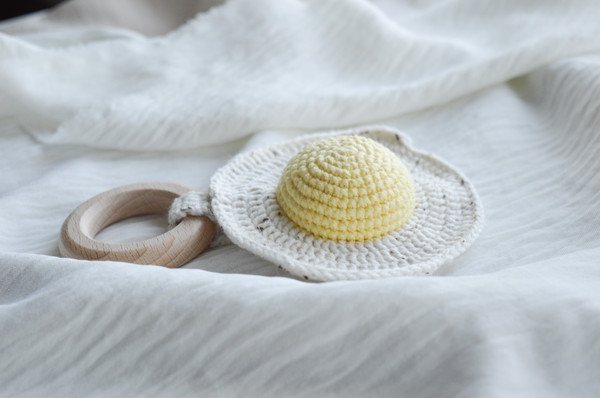 cute crochet rattle.jpg