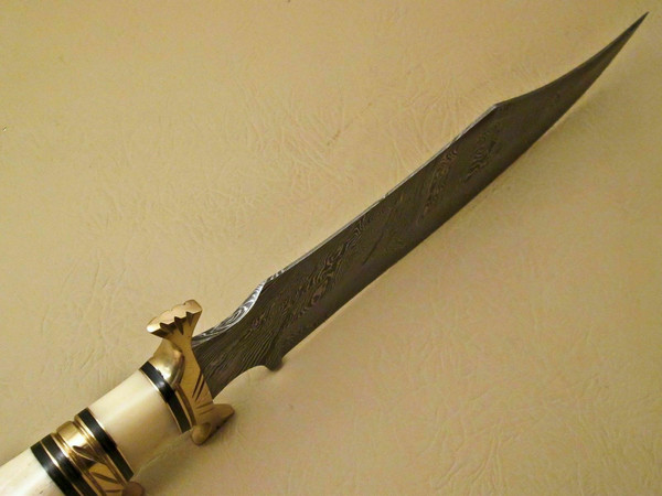 Damascus Steel Knife.jpg