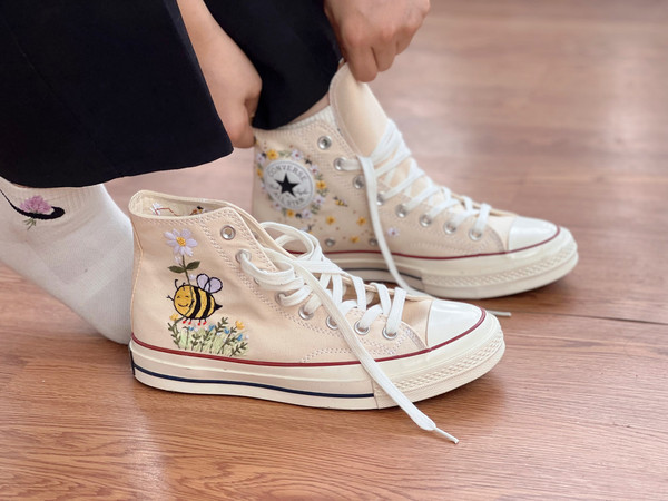 Custom ConverseBees ConverseFlower ConverseConverse High Tops Bees And FlowersEmbroidered Sneakers Daisies And SunflowersHoney Bee - 8.jpg