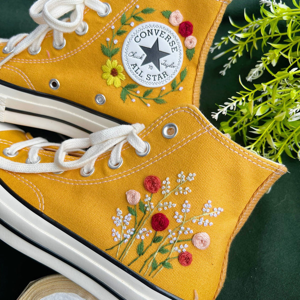 Custom ConverseConverse High TopsEmbroidered Sweet Rose And Lavender GardenEmbroidered Sneakers Chuck Taylor 1970s Flower Converse - 4.jpg