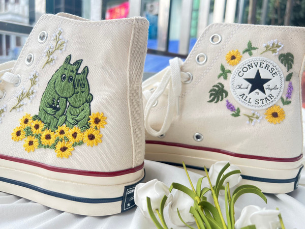 Embroidered ConverseFlower ConverseCustom Converse PetEmbroidered Converse High Tops Blue Bear And Sunflower CoupleMommy And Me Outfits - 1.jpg