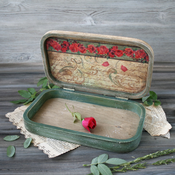 Wooden jewelry box vintage decoupage.jpg