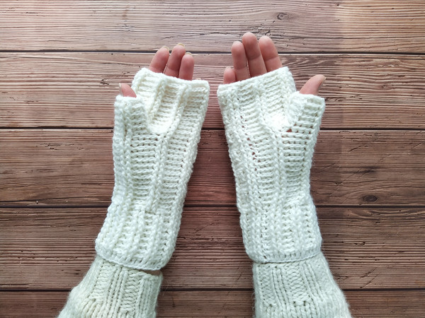 fingerless gloves for computer work.jpg