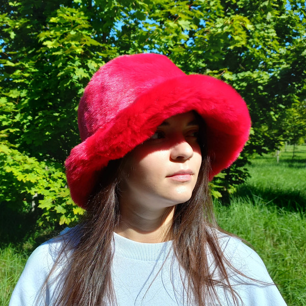 Red ruby faux fur bucket hat. Stylish fluffy hat for festivals and every day.