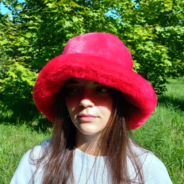 Red ruby faux fur bucket hat. Stylish fluffy hat for festivals and every day.