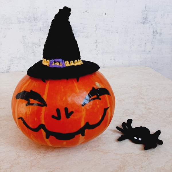 Easy crochet witch hat pattern. Halloween crochet pattern beginners. DIY Halloween decor.