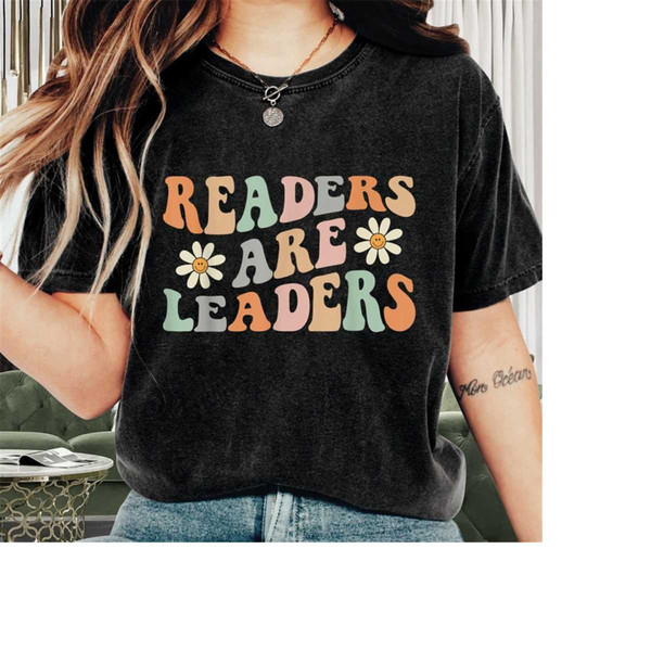 MR-2692023121553-teacher-shirt-flower-readers-are-leaders-shirt-readers-image-1.jpg