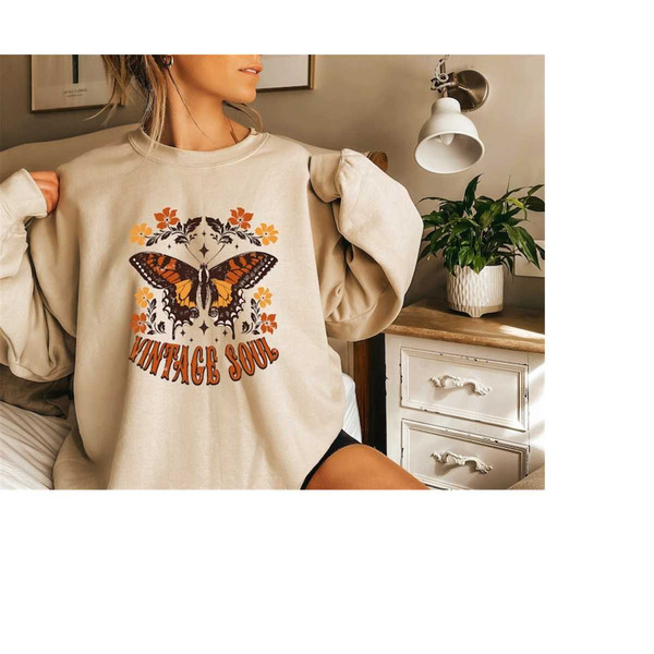 MR-10102023103747-vintage-soul-sweat-old-soul-sweatshirt-retro-vintage-sweat-image-1.jpg