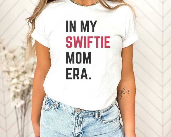 In My Swiftie Era, Long Sleeve Unisex Kids' Sweatshirt, Unisex Graphic  Sweatshirt, Shirts with Sayings, Heather Gray or Mauve (S, Mauve)