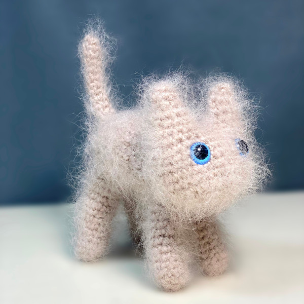 Crochet-cat-plush-Amigurumi-cat-stuffed-animal-Amigurumi-toys-Desk-décor-toy-14.jpg