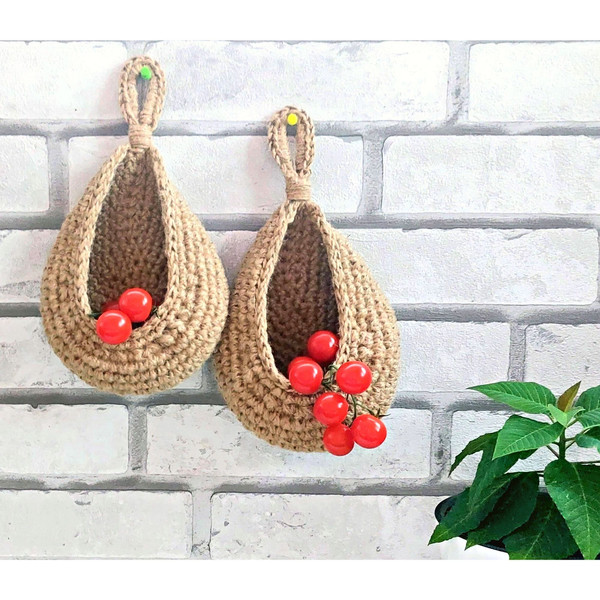 Garlic onion keeper wall storage baskets set Cooking presents Jute storage baskets eco friendly..jpg