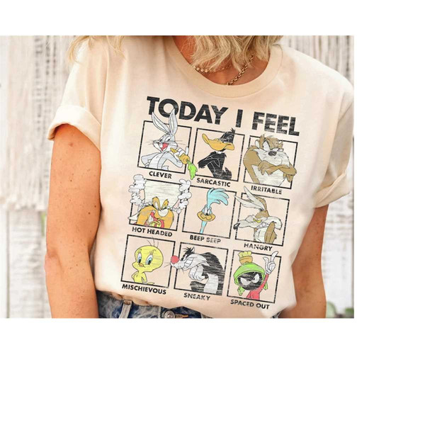 MR-1810202385637-looney-tunes-group-shot-today-i-feel-panels-t-shirt-bugs-image-1.jpg