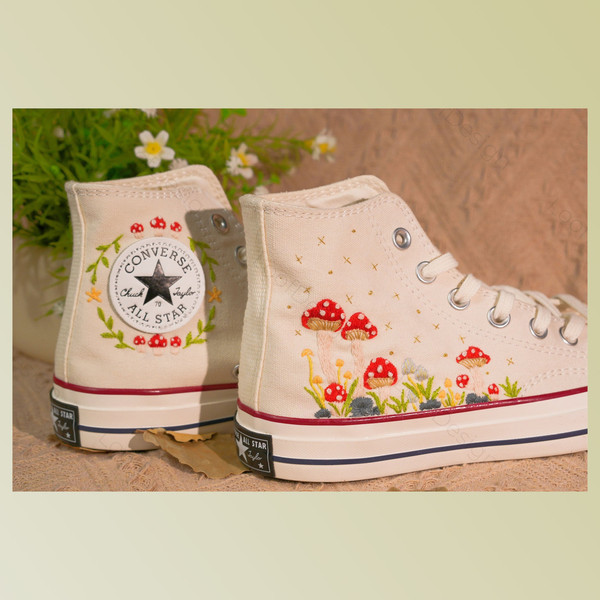 Custom Floral Embroidered Shoes, Handmade Embroidered Converse, Converse Custom, Converse Wreath Flower, Custom Flower Chuck Taylor 1970s - 1.jpg