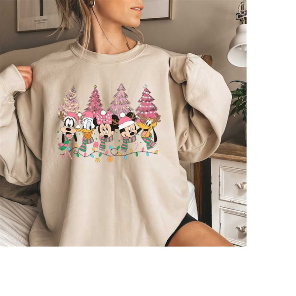 MR-6112023101535-vintage-mickey-and-friends-christmas-tree-sweatshirt-mickey-image-1.jpg