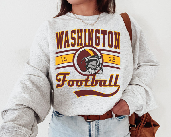 Washington Football Crewneck, Vintage Style Washington Sweatshirt, Commander Sweater, Washington Fans Gift, Washington T-Shirt.jpg