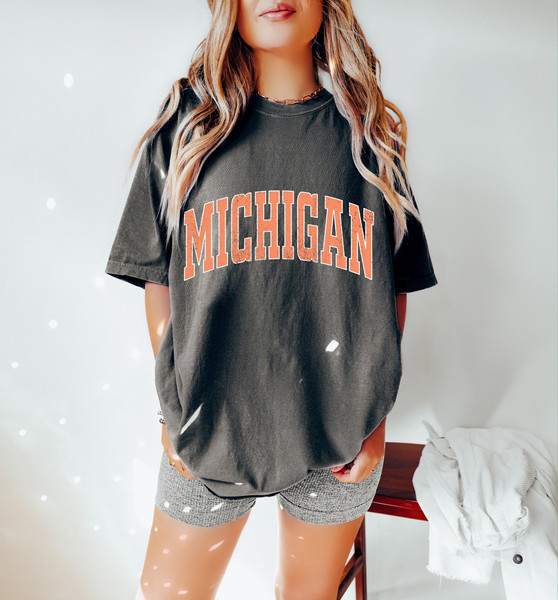 Michigan Oversized TShirt, Michigan Shirt, Michigan State, Comfort Colors shirt, Graphic Tees For Women, Boho Tee.jpg