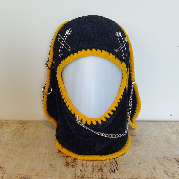 black_bynny_balaclava_crochet