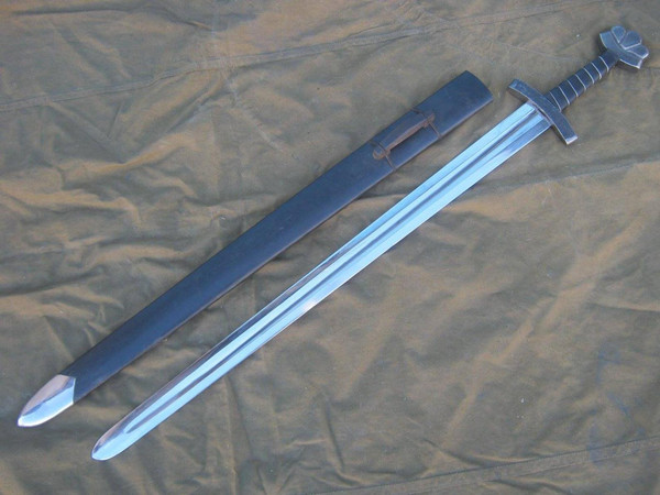 Forged_Medieval_Sword_Elegance (1).jpg