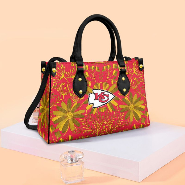 Kansas City Chiefs Flower Pattern Limited Edition Fashion Lady Handbag New043010 - ChiefsFam 1.jpg