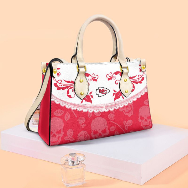 Kansas City Chiefs Skull And Flower Pattern Limited Edition Fashion Lady Handbag Nla053310 - ChiefsFam 3.jpg