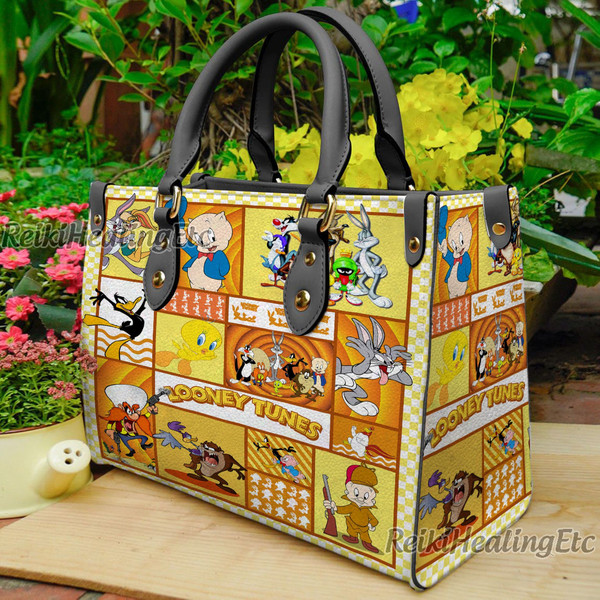 Looney Tunes Vintage Leather Handbag, Looney Tunes Leather Top Handle Bag, Shoulder Bag, Crossbody Bag, Vintage HandBag.jpg