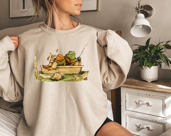 Frog And Toad Shirt, Vintage Classic Book Sweatshirt, Cottagecore Aesthetic, Aesthetic Frog Sweatshirt, Cute Ladies Tshirt, Book Lover Gifts.jpg