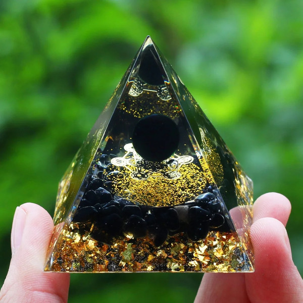 AnvGCrystals-Stone-Orgone-Pyramid-Energy-Generator-Natural-Amethyst-Peridot-Reiki-Chakra-Meditation-Tool-Room-Decor-Christmas.jpg