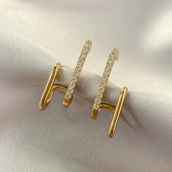 MCw62023-New-Bright-Crystal-Luxury-Korean-Unusual-Claw-Stud-Earrings-Ear-Piercing-Hook-Irregular-Pearl-Christmas.jpg