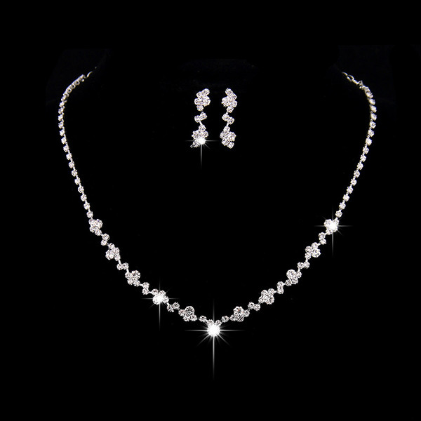 oX9fFashion-Crystal-Bride-Jewelry-Set-Rhinestone-Silver-plated-Wedding-Dress-Banquet-Necklace-Earring-Set-Ladies-Gift.jpg