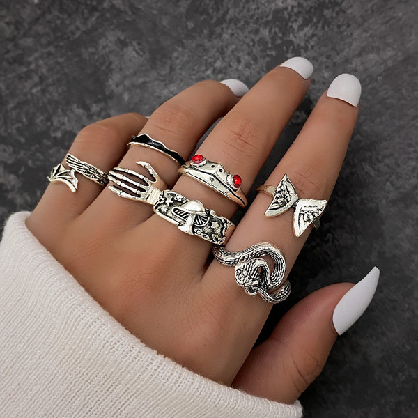 LozeIPARAM-Gothic-Silver-Color-Rings-Set-for-Women-Men-Vintage-Halloween-Cross-Skeleton-Snake-Playing-Cards.jpg