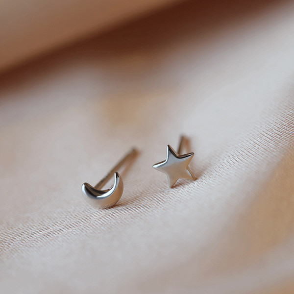 KMu5REETI-925-Stamp-Silver-Color-Star-Stud-Earrings-Women-Girl-Gift-Cute-Banquet-Asymmetry-Jewelry-Dropshipping.jpg