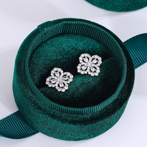 n2bgClassic-Luxury-Four-leaf-Clover-Stud-Earrings-Flower-Design-and-Oval-Zircon-S925-Earrings-for-Women.jpg