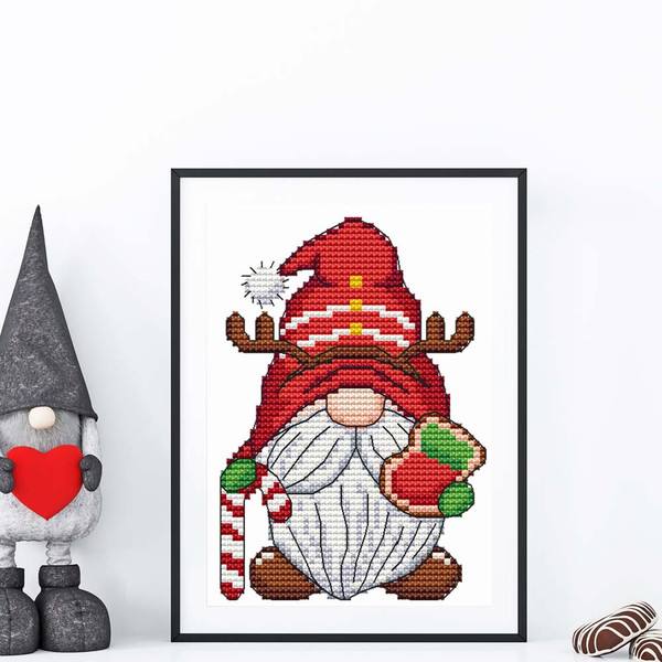 Christmas Gnome 4-1.jpg