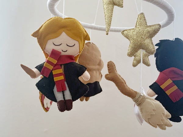 harry-potter-baby-crib-nursery-mobile-5.jpg