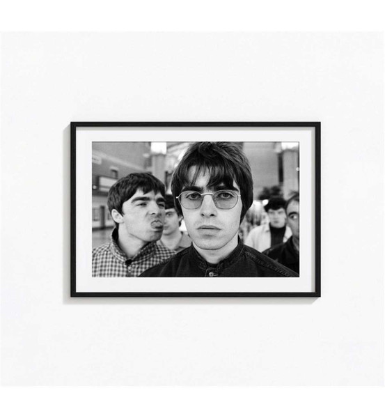 MR-29112023182933-liam-gallagher-and-noel-gallagher-posters-black-and-white-image-1.jpg