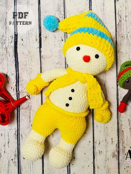 Yellow-Plush-Snowman-Amigurumi-Pattern-1.jpg