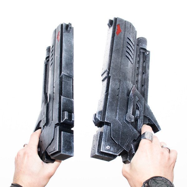 Arkham Knight Pistols – Red Hood7.jpg