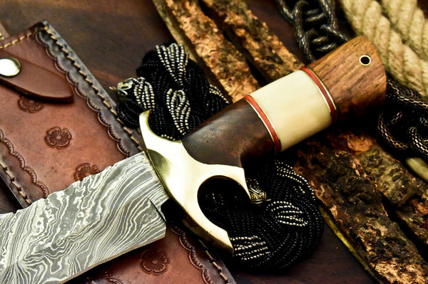 Damascus Bowie Knife.jpg