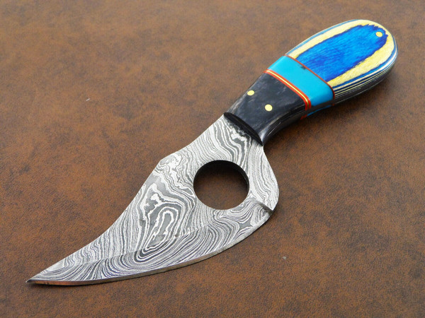 Damascus Knife.jpg