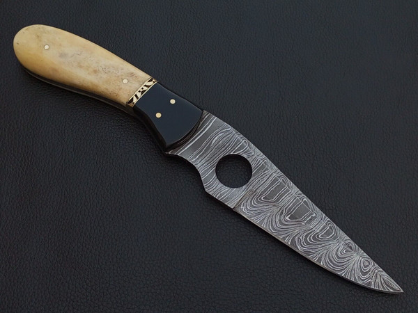 Hunting Knife .jpg