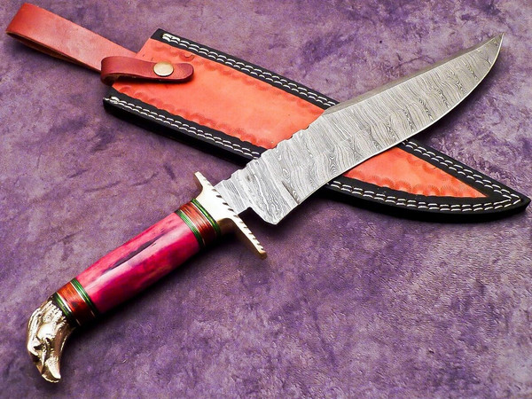 Beautifull Damascus Knife.jpg