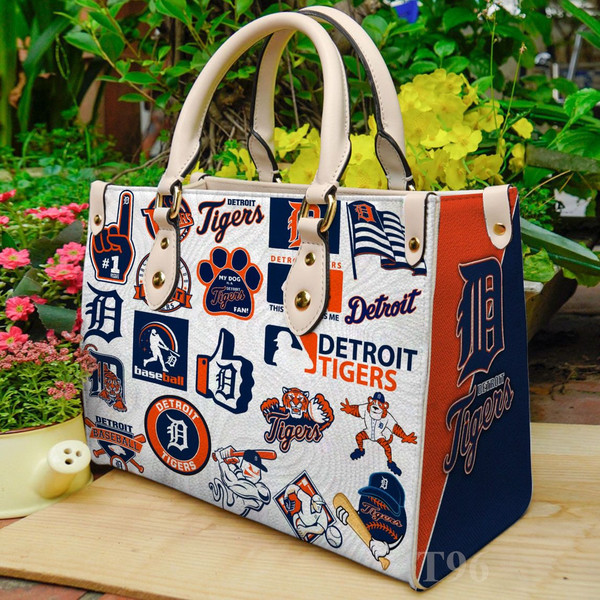 Detroit Tigers Leather Handbag1.jpg