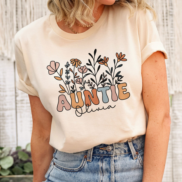 Personalized Wildflowers Auntie Shirt, New Aunt Gift, Aunt Pregnancy Announcement, Custom Aunt Shirt, Auntie TShirt, Aunt Reveal, Tia Gift.jpg