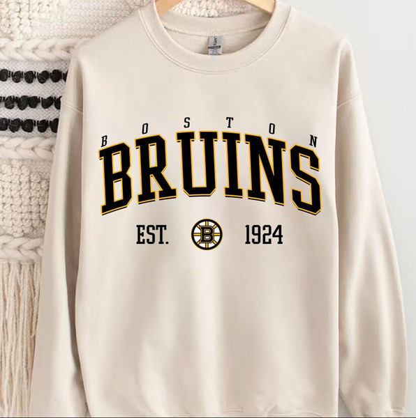 Boston Bruins Crewneck, Vintage Style Boston Hockey Sweatshirt, Boston Bruins Sweatshirt, College Sweatshirt, Hockey Fan Gifts.jpg