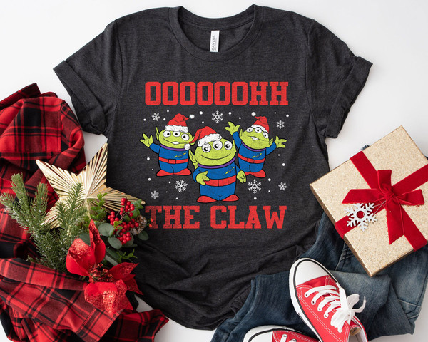 Ooooh The Claw Merry Christmas Toy Story Shirt Family Matching Walt Disney World Shirt Gift Ideas Men Women.jpg