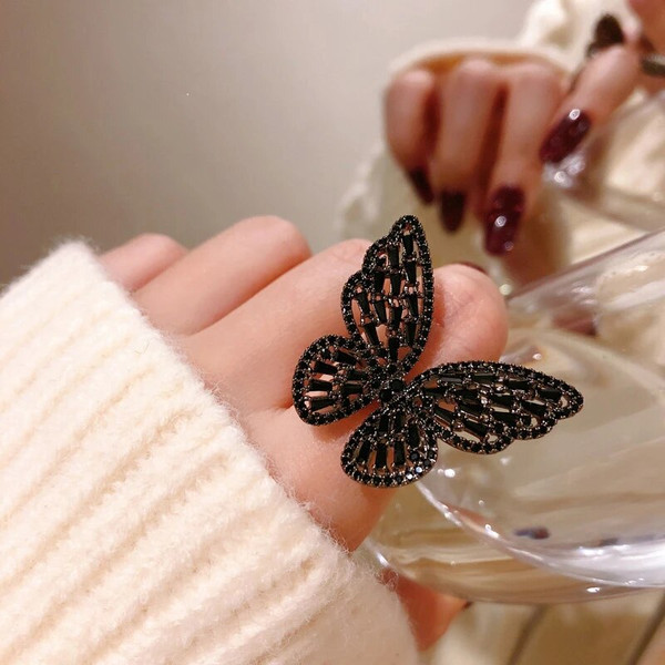 Mysterious-Sexy-Black-Crystal-Butterfly-Rings-Korean-Fashion-Jewelry-Party-Gothic-Girl-s-Exaggerated-Accessories-For.jpg_.jpg
