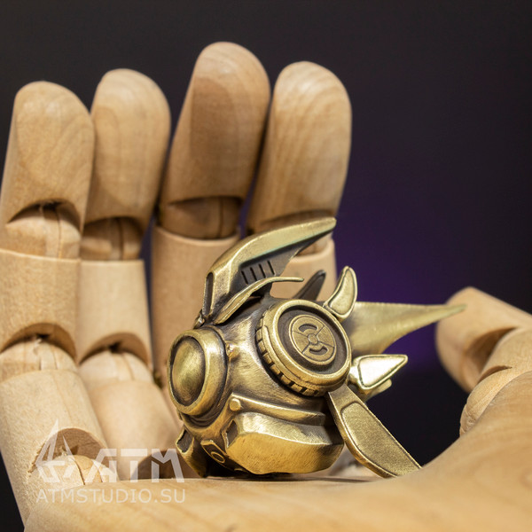 StarCraft Probius Probe metal collector's figure brass (12).jpg