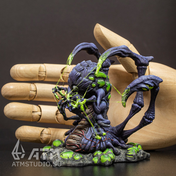 starcraft abathur collectors figure blizzard 4 (7).jpg