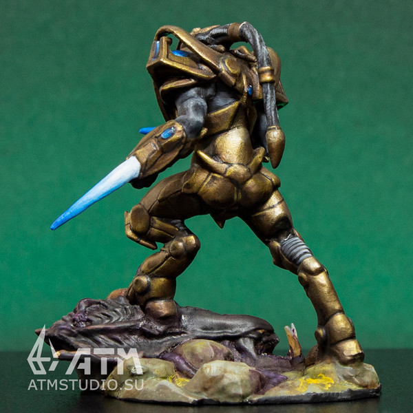 StarCraft Zealot painted metal collector's edition figure (3).jpg